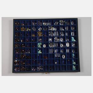 Umfangreiche Schmucksteinsammlung