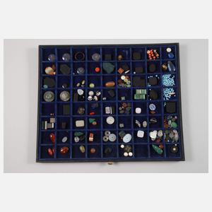 Umfangreiche Schmucksteinsammlung