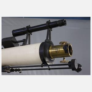 Astronomisches Fernrohr mit Zubehör