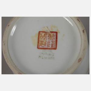 Vase mit figürlicher Szene