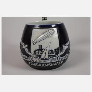Andenkenkrug Friedrichshafen mit Zeppelin