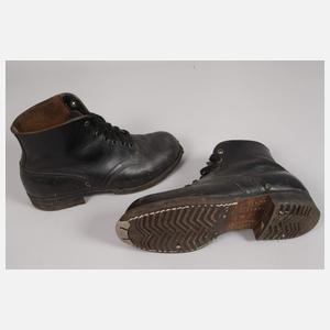 Konvolut Stiefel und Schuhe