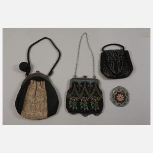 Konvolut Perlstickerei