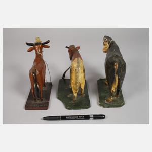 Drei Krippenfiguren als Kühe