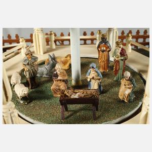 Große Weihnachtspyramide mit Tisch und Zubehör