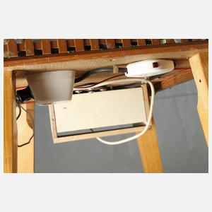 Große Weihnachtspyramide mit Tisch und Zubehör