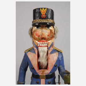 Nussknacker als Nachtwächter