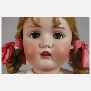 Kestner große Porzellankopfpuppe in Spitzenkleid