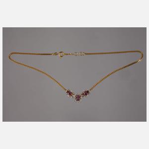 Feines Collier mit Brillanten