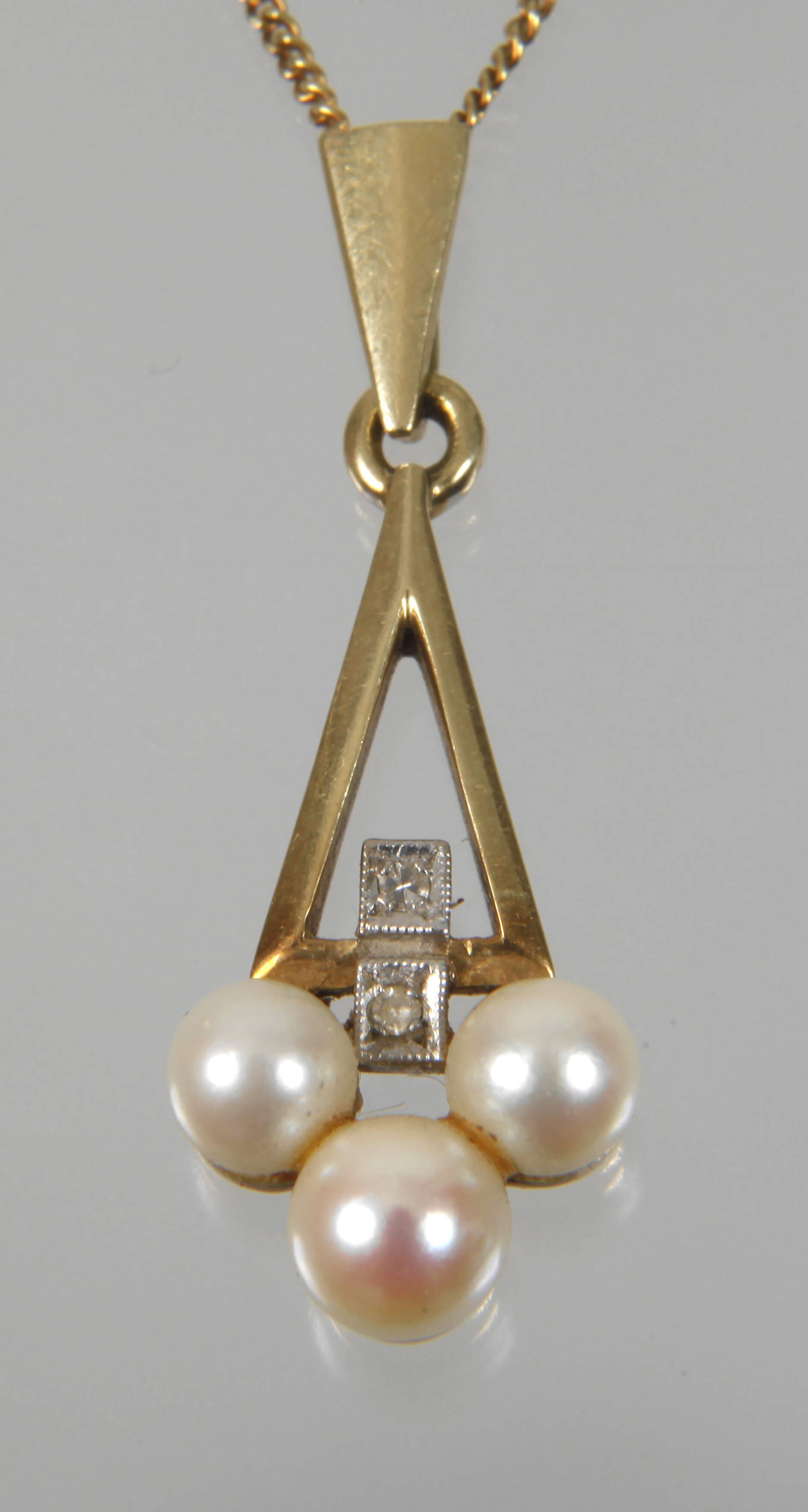 Anhänger mit Perlen und Diamanten