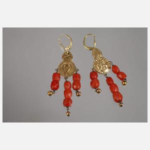 Set mit Korallen und prächtiger Schmuckschließe