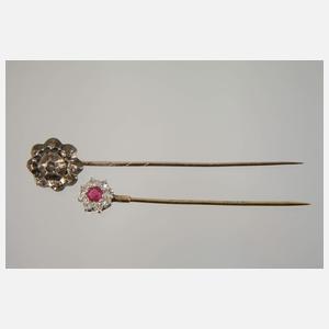 Zwei Krawattennadeln