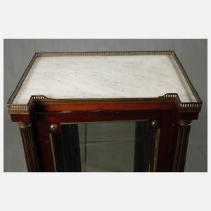 Klassizistische Säulenvitrine