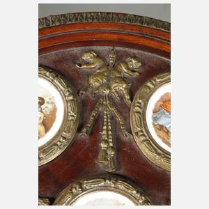 Salontisch im Louis-Seize-Stil