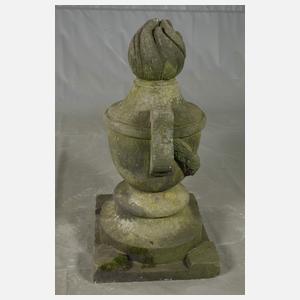 Paar klassizistische Sandsteinvasen