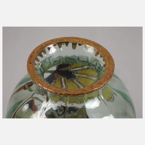 Vase mit Mohnblütendekor