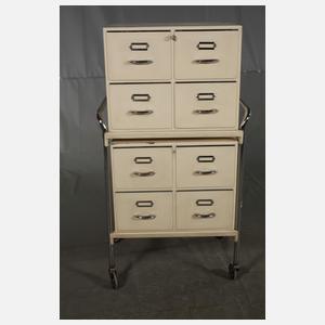 Arztschrank mit Aufsatz