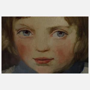 Mädchen mit dunkler Puppe