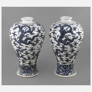 Paar riesige Meiping-Drachenvasen Xuande