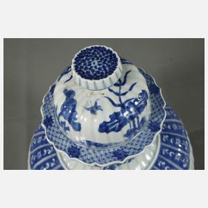 Paar große Deckelvasen "Enten im sommerlichen Lotosteich"