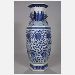 Paar große facettierte Balustervasen