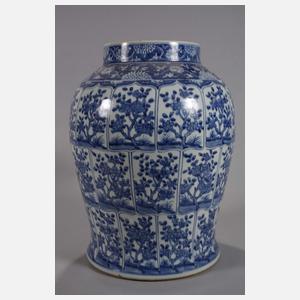 Paar sehr große Deckelvasen