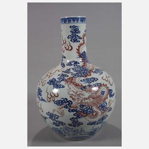 Paar bichrome Tianqiuping-Drachenvasen