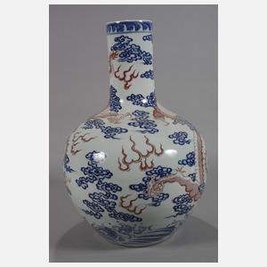 Paar bichrome Tianqiuping-Drachenvasen