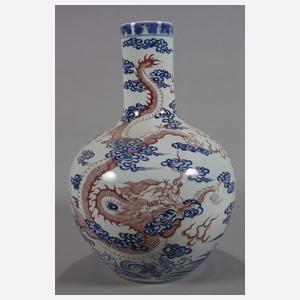 Paar bichrome Tianqiuping-Drachenvasen