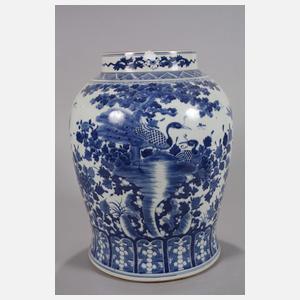 Sehr große Deckelvase "Phönixe im Schatten des Wutong-Baumes"