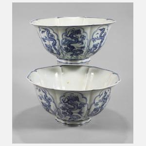 Paar hohe Blütenschalen mit kaiserlichen Drachen