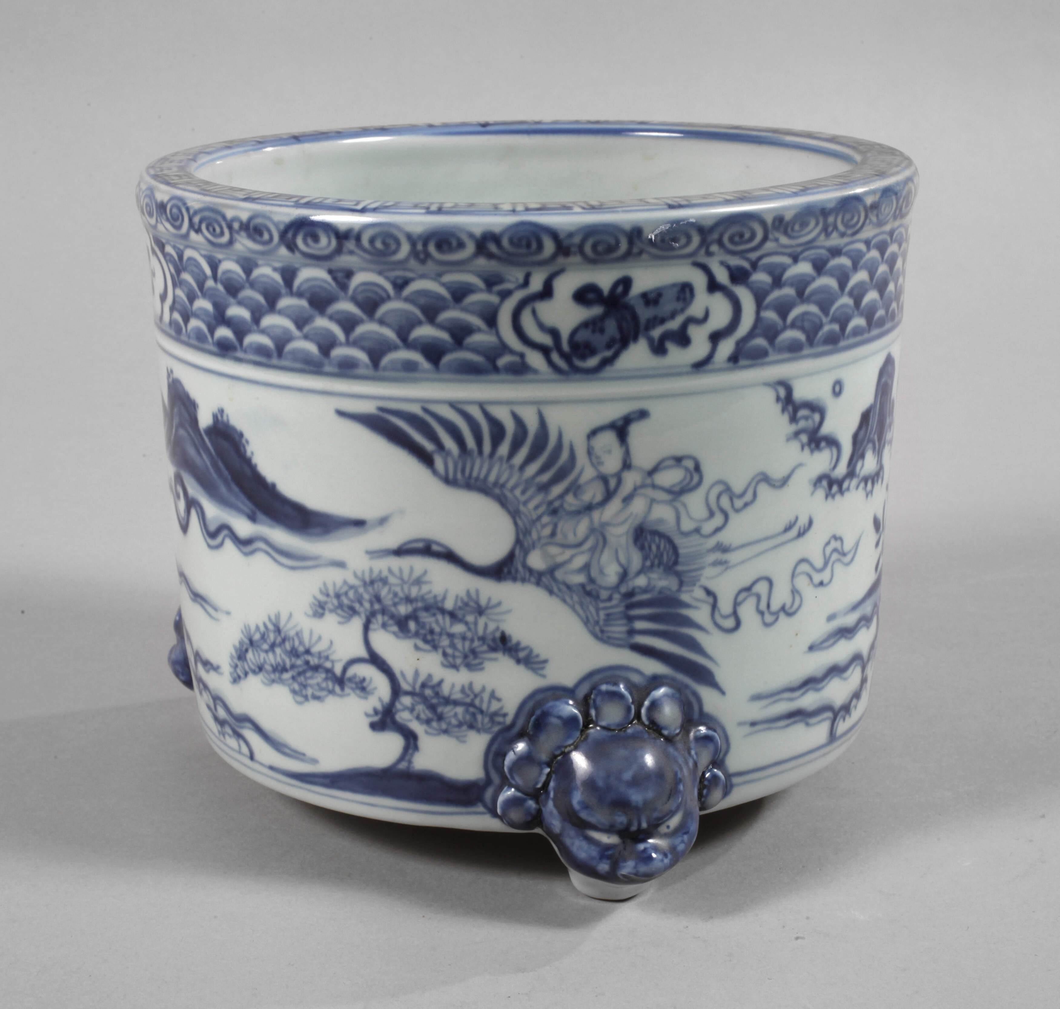 Weihrauchbrenner auf Löwenmaskarons