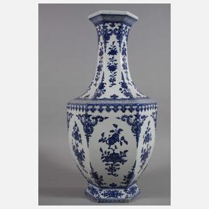 Große facettierte Balustervase