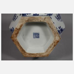 Große facettierte Balustervase