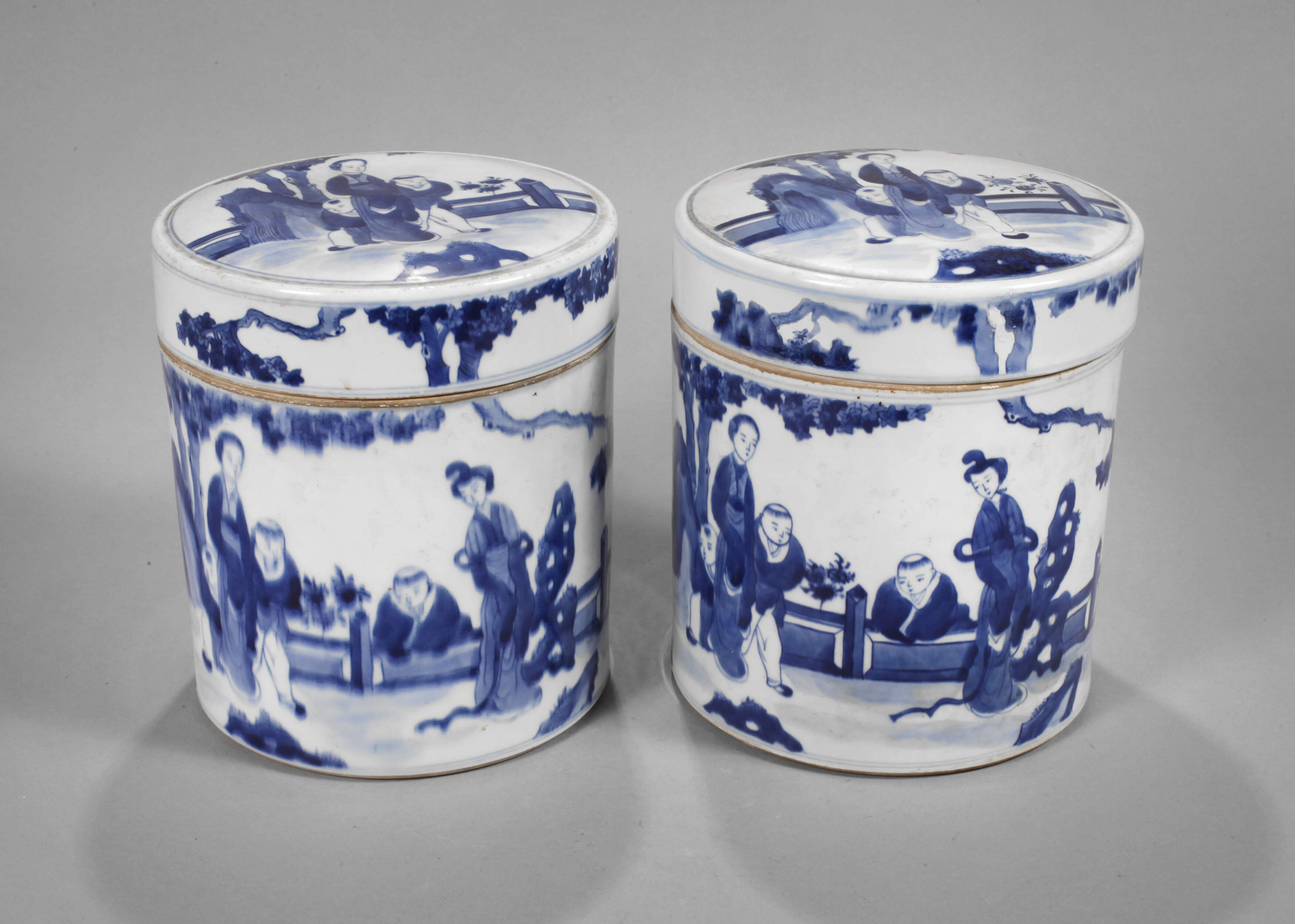 Paar Vorratszylinder