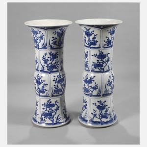 Paar große GU-Vasen