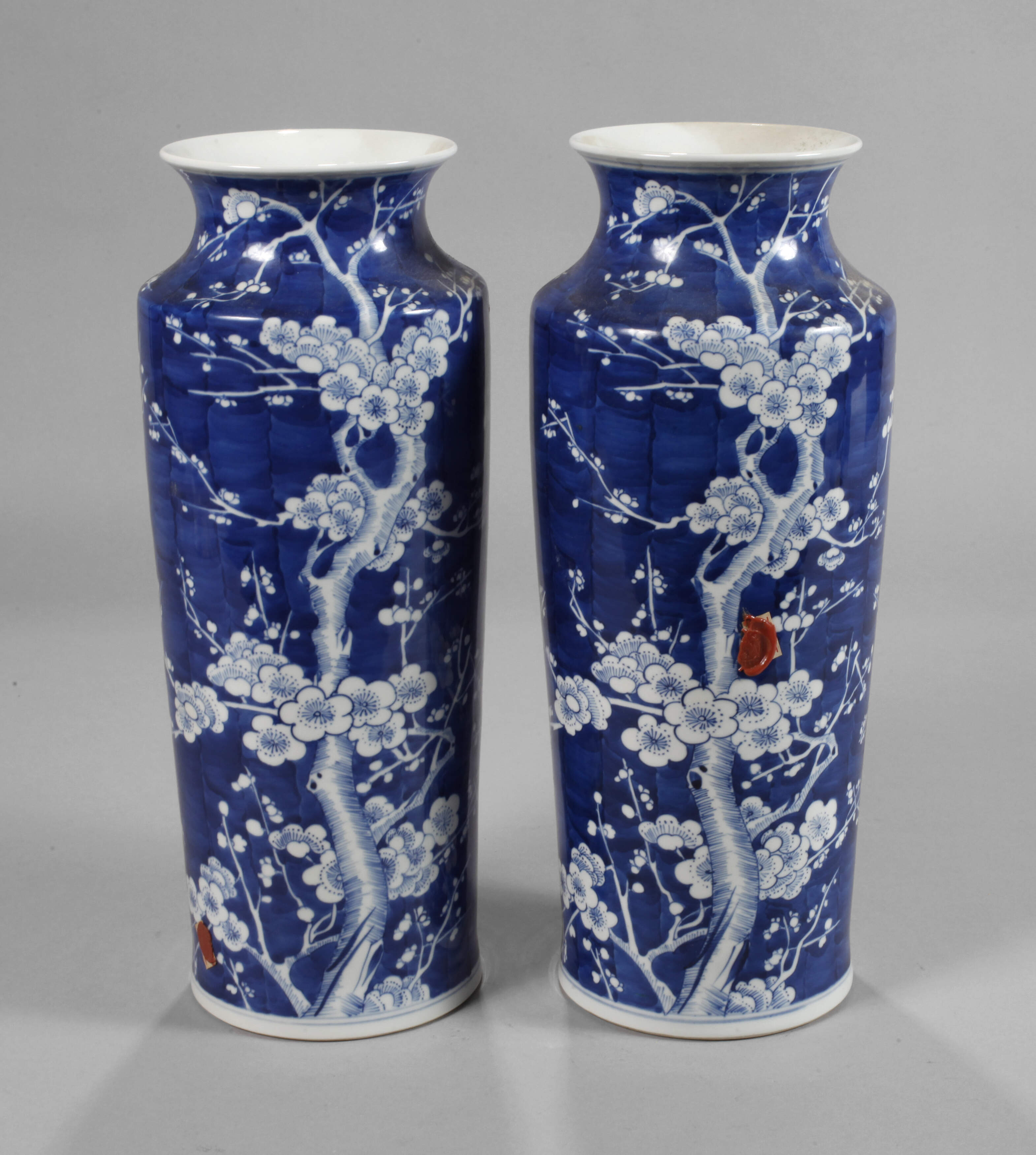 Paar Pflaumenblüten-Rouleauvasen