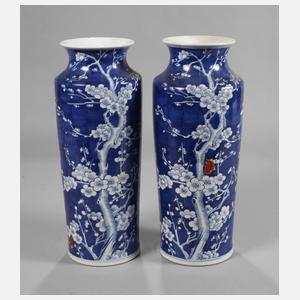 Paar Pflaumenblüten-Rouleauvasen