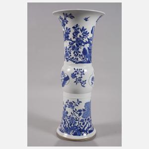 Paar große GU-Vasen mit Blumen-Vogel-Dekor