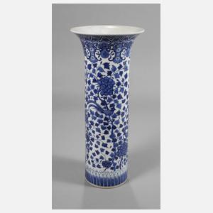 Stangenvase mit Vogel-Blumen-Dekor