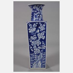 Paar eckige Pflaumenblüten-Balustervasen