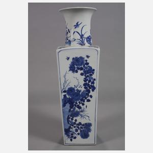 Paar eckige Balustervasen "Blumen der 4 Jahreszeiten"