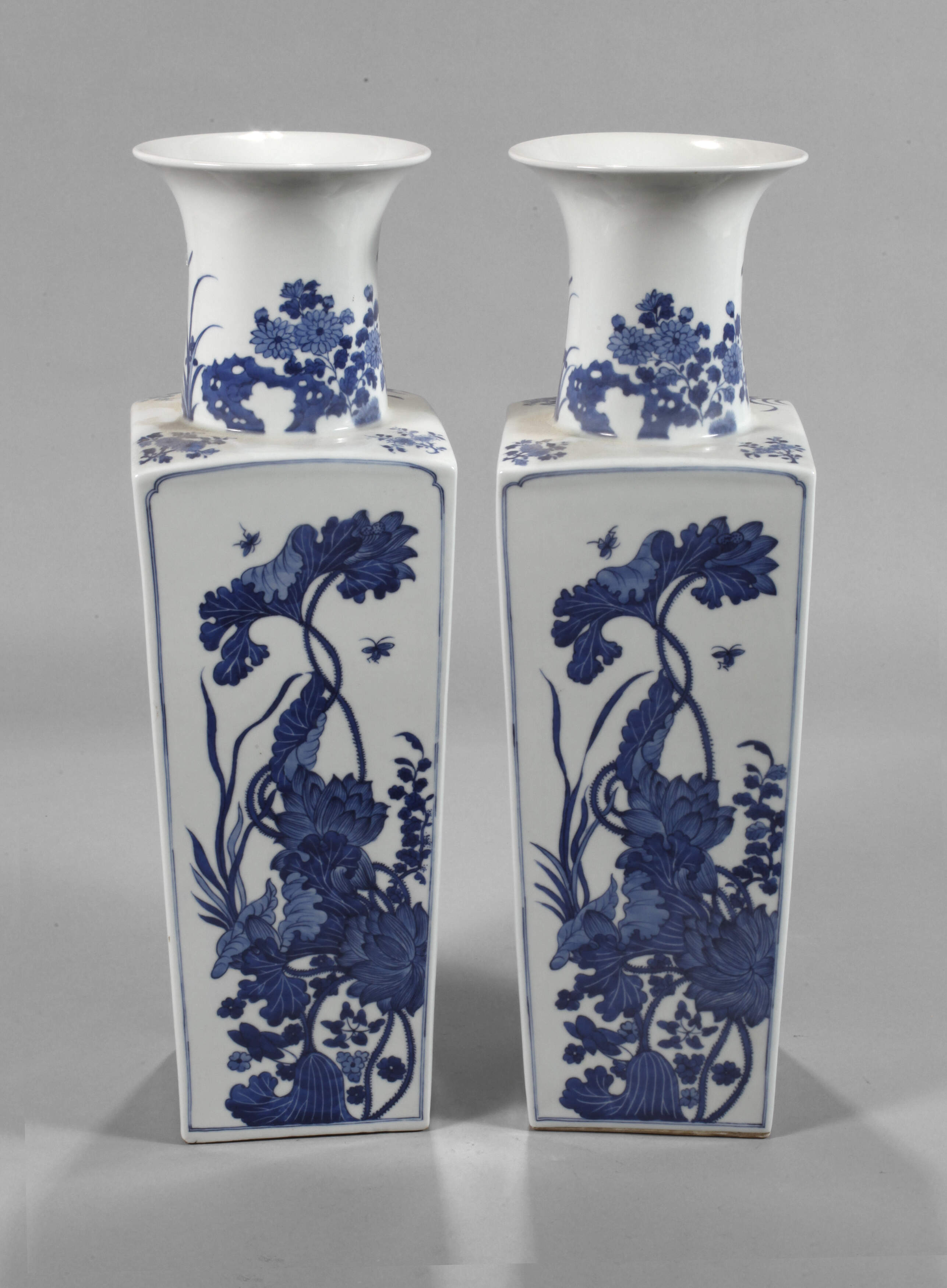 Paar eckige Balustervasen "Blumen der 4 Jahreszeiten"