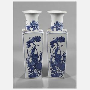 Paar eckige Balustervasen "Blumen der 4 Jahreszeiten"