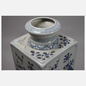 Drei große eckige Flaschenvasen "Chrysanthemenschau"