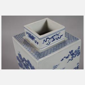 Paar große eckige Deckelvasen "Grackeln und 3 Freunde des Winters"