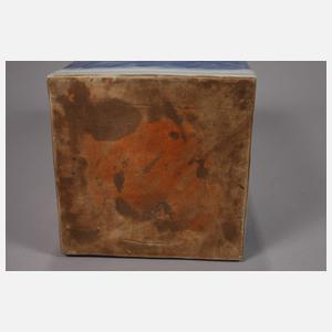 Paar große eckige Deckelvasen "Grackeln und 3 Freunde des Winters"