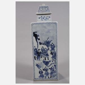 Paar große eckige Deckelvasen mit Palastszenen