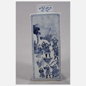 Paar große eckige Deckelvasen mit Palastszenen