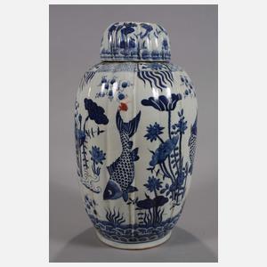 Paar große Fischvasen